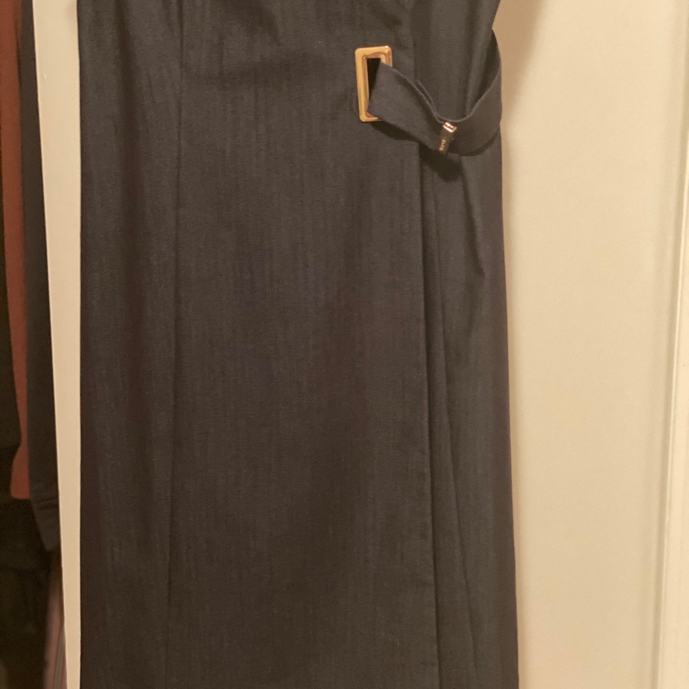 Dress - Picture 4 of 8